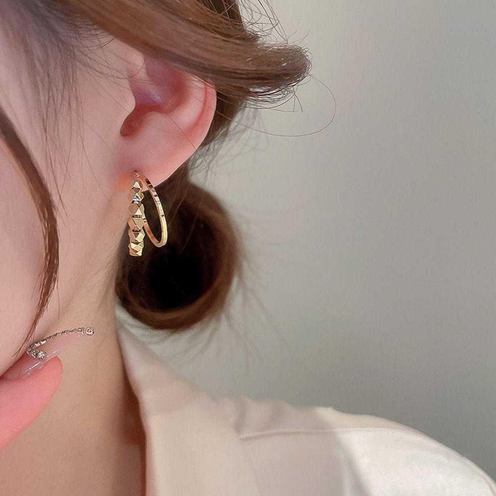 Mxbeauty Wanita Menjuntai Anting Elegan Gaya Vintage Mempelai Wanita Perhiasan Hadiah Anting Liontin Bentuk C Kubus Anting Hoop Alloy Fashion Hoop Earrings