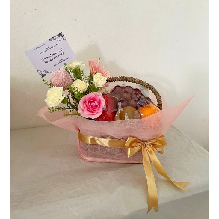 

Parcel Hampers Buah Bunga Premium - Keranjang Seagrass