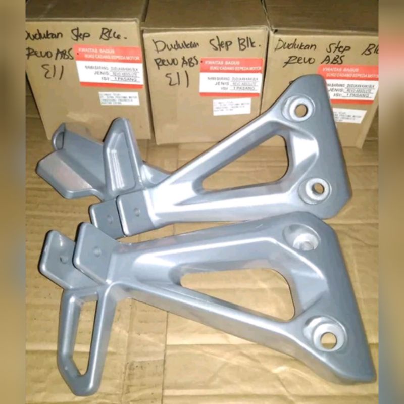 dudukan step belakang Revo absolute Revo 110