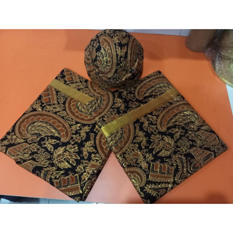 jarit Prada  motif semen romo