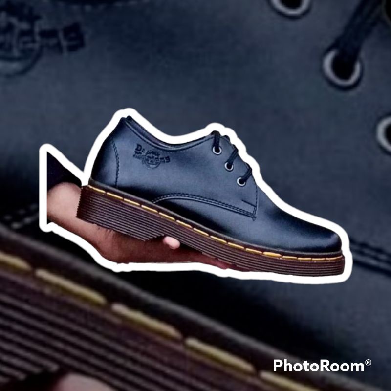 BOOTS PRIA 3 HOLE / SEPATU DOKMART TERLARIS /  SOL KACA TALI / SOL HITAM TERBARU / UK 36-45