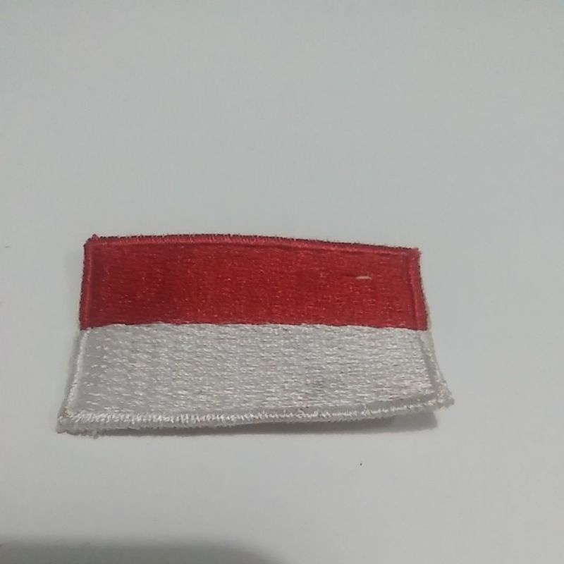 

BAD/BED KAIN MERAH PUTIH UKURAN KECIL