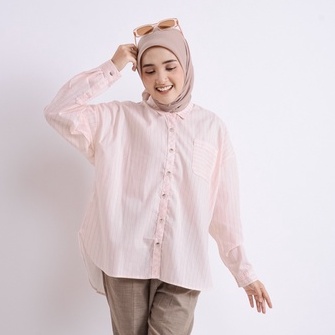 Cotton Inch - Abigail Kemeja Crop Oversized Garis-garis Wanita