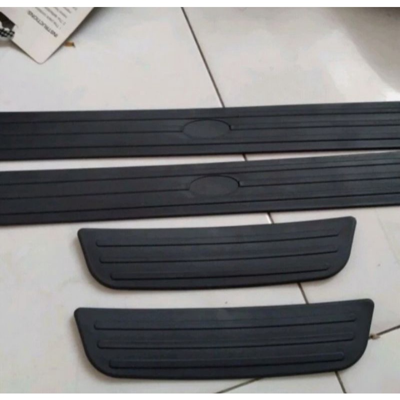 SILLPLATE Samping Universal Pijakan Kaki Mobil Nissan MARCH Hitam