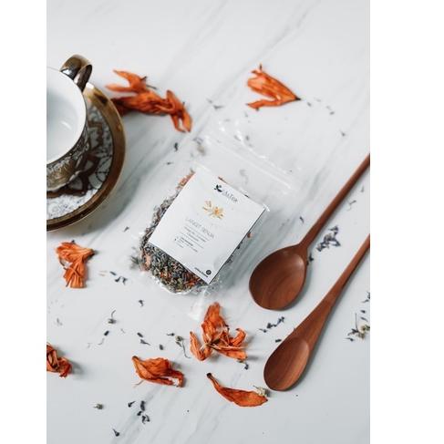 

Kualitas Premium Langit Senja Tisane (chamomile, orange lily, lavender)