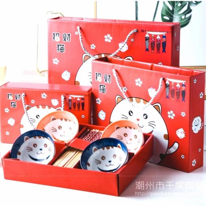 

TERLARIS GIFT SET MANGKOK KUCING WARNA SET SUMPIT MANEKI NEKO KADO IMLEK MURAH BERKUALITAS