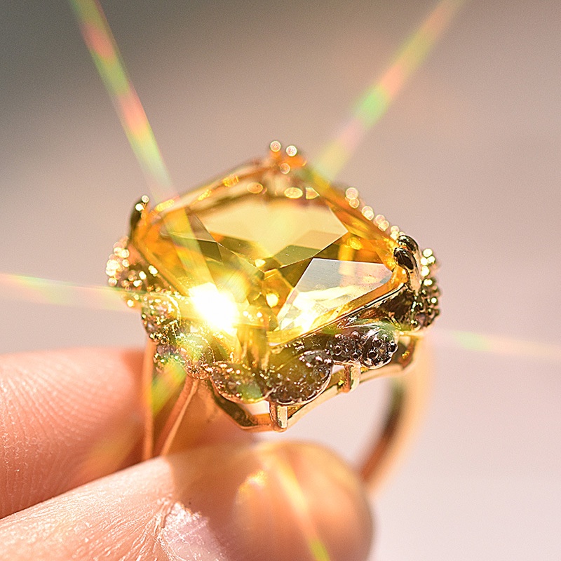 Goldkingdom Perhiasan Fashion Emas Asli Kadar 375 Bangkok Aksesoris Ready Stock Hyperbolic Inlay Champagne Color Square Diamond Super Besar Cincin Berlian Berlapis Emas Warna Ganda