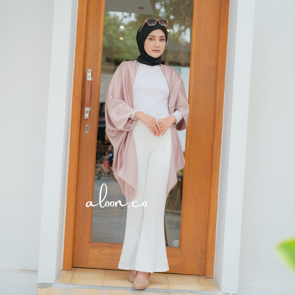 Levina Outer Polos Bahan Satin Premium – Outer Scraft Wanita Polos