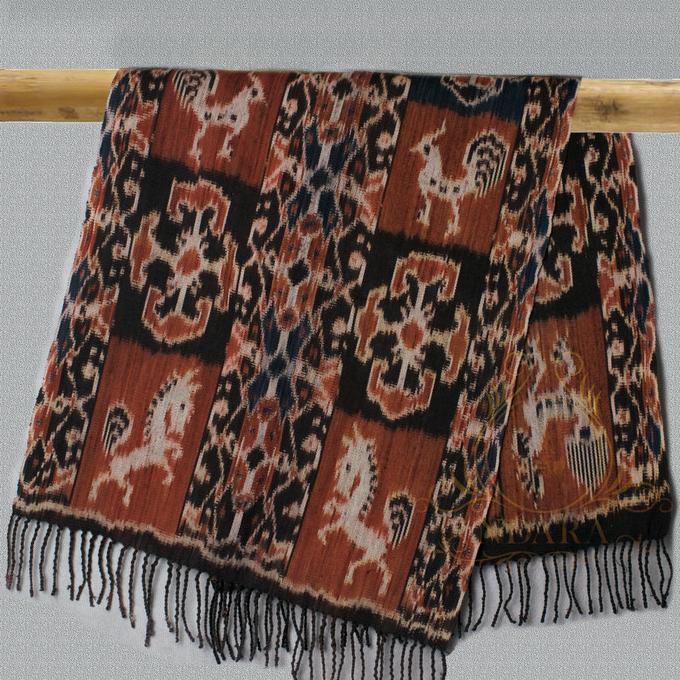 Kain Tenun Sumba NTT pewarna alam, handmade