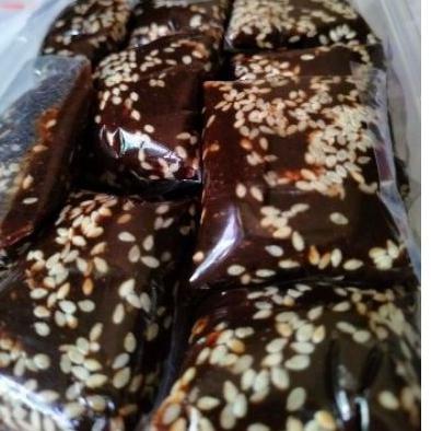 

New Arrival--Dodol ketan Item Wijen sangrai Isi 6 / 240gr