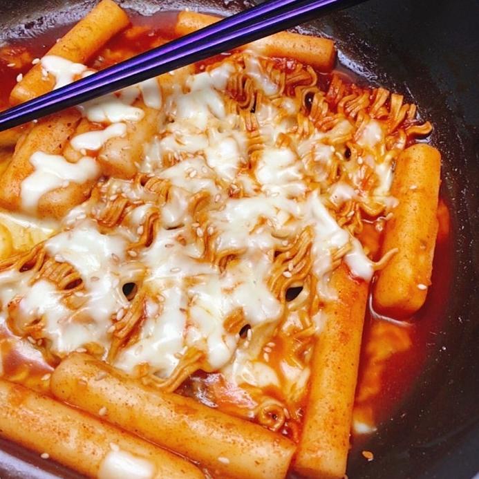 

✨Promo✨ Hari Ini Cheese Tteokbokki Mozarella Instant Kimchingu - Topokki Mozarella Korea serbuuu !