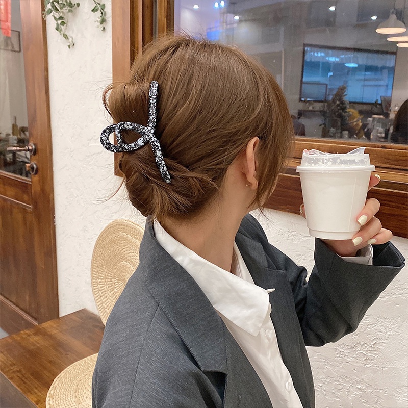 Jepit Rambut Gaya Retro Korea Warna Hitam Dan Putih Untuk Wanita