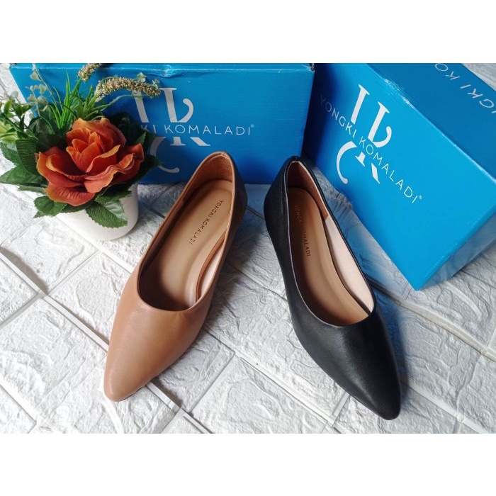 Sepatu Pantofel Wanita Yongki komaladi M01