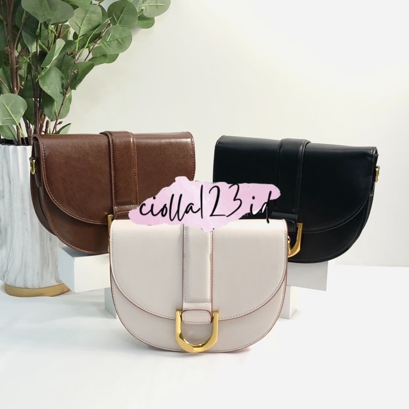 Tas Wanita Selempang CK Saddle Gabine - Top Handle Bag