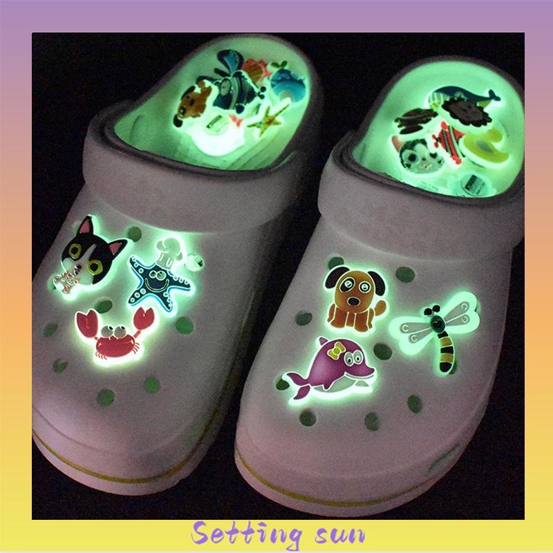 COD✨Charms Gelang Tangan Glow in The Dark Desain Sepatu Tulisan Untuk Pesta / Hadiah TN