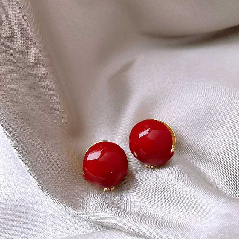 Anting Kait Gantung temperament Desain Kacang Merah Gaya retro / simple Kreatif Untuk Wanita