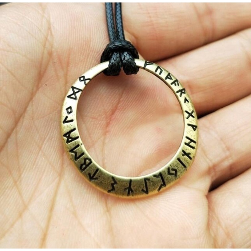 2022 Kalung Rantai Liontin Segitiga Motif Tulisan Rune Untuk Pria / Hadiah Valentine