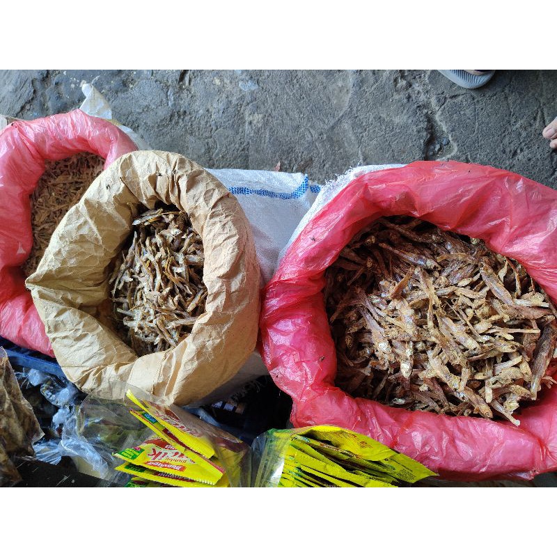 

teri kering teri nasi kering besar tanggung kecil teri putri belah teri putih belah