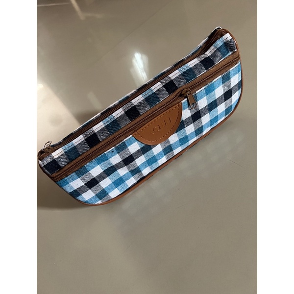 

Tempat Pensil motif kotak-kotak