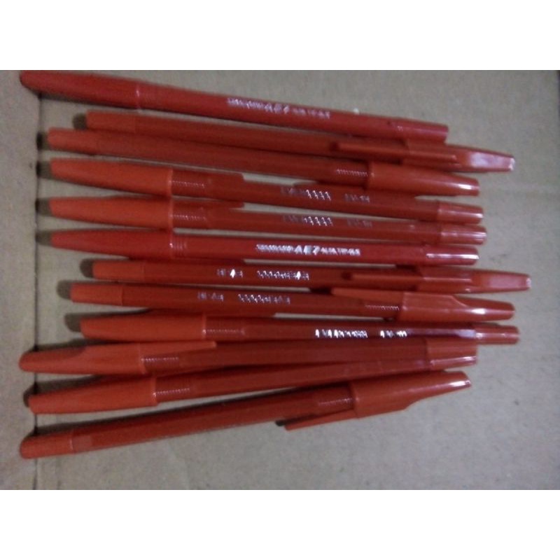 

pulpen warna merah