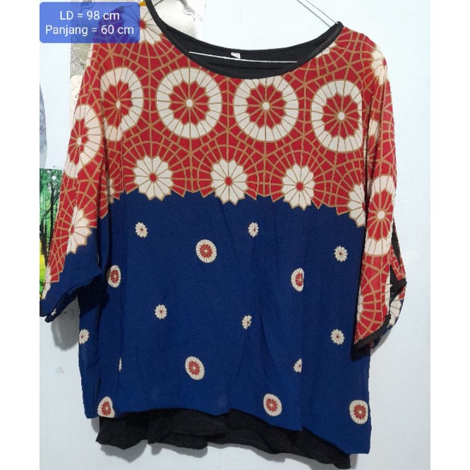 Preloved Atasan Wanita Motif Etnik