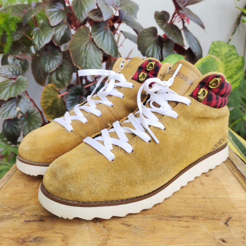 SEPATU SECOND ORIGINAL - Adidas Neo Rugged Boot