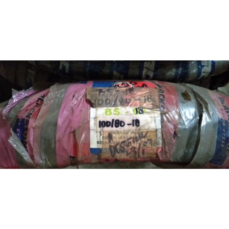 Ban luar Blackstone100/80-18