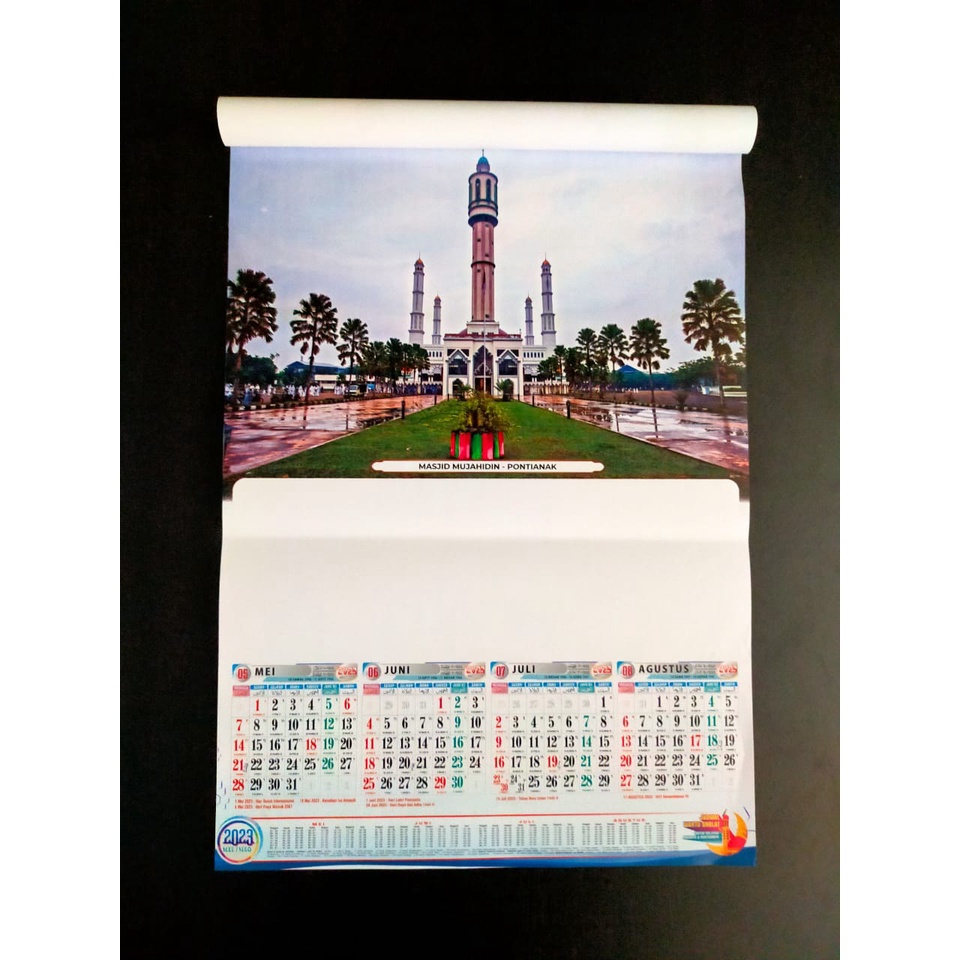 Kalender Dinding Kalender Caturwulan Tahun 2023 Motif Mesjid