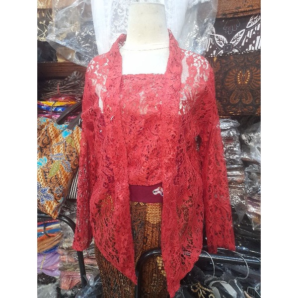 Kebaya Brokat Kutu Baru Merah Cabe Besar