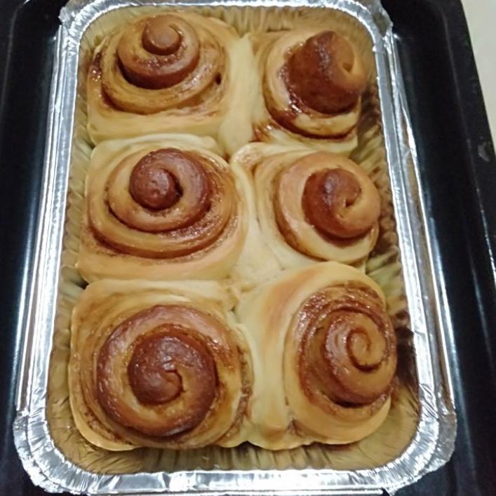 

10.10 Flash Sale Cinnamon roll bread/ Roti gulung kayu manis aneka toping serbuuu !