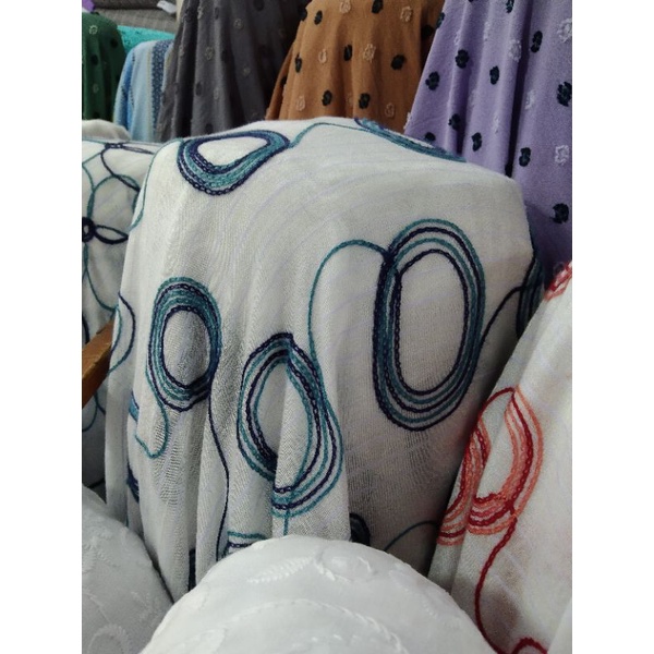 bahan/kain katun border dasar putih