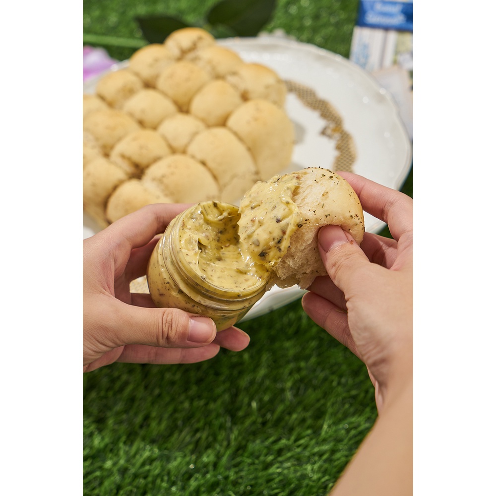 Herby Buns with Garlic Butter Dip