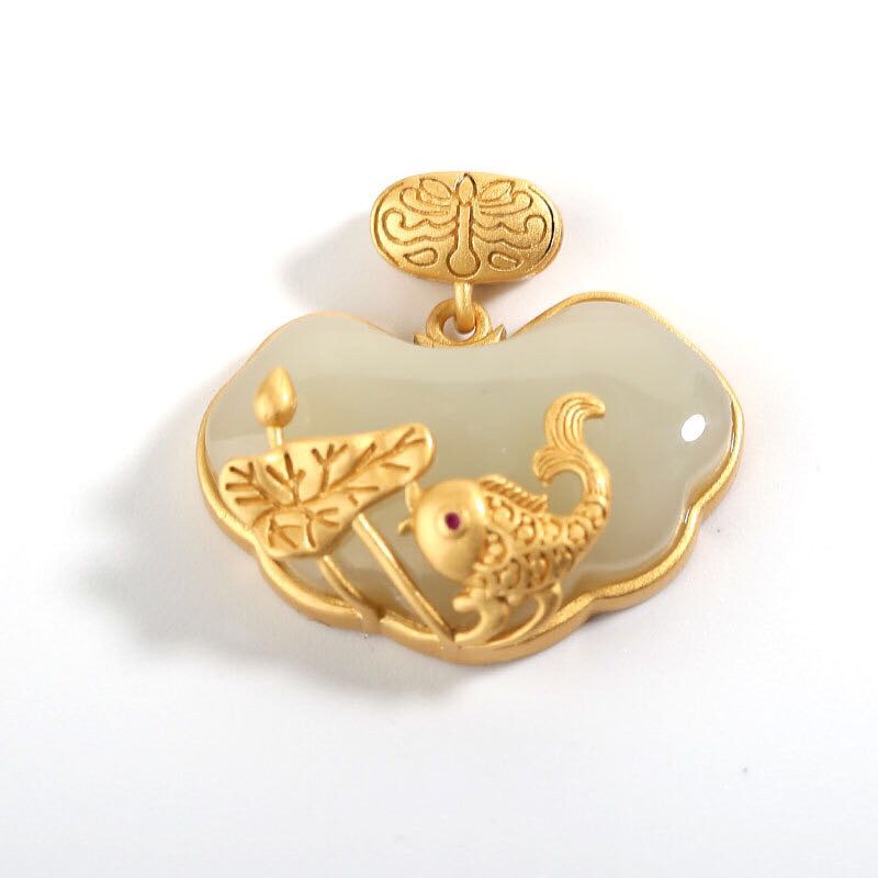 Goldkingdom Perhiasan Fashion 24K Bangkok Aksesoris Ready Stock Gilt Warisan Emas Asli Kadar 375 Mosaik Dan Tian Giok Putih Lotus Daun Ikan Ruyi Lock Liontin Kalung Wanita