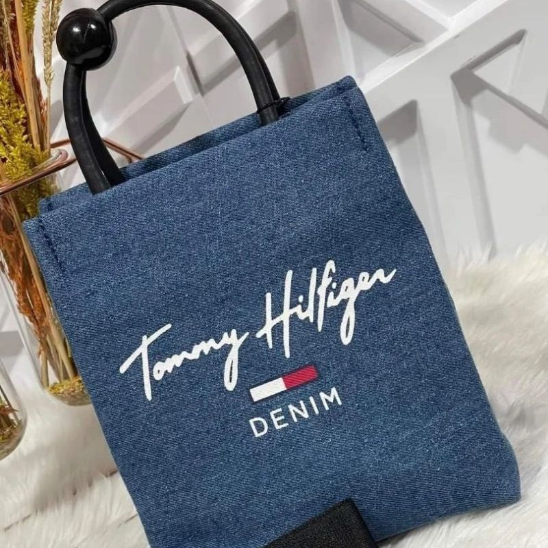 T0mmyhilfiger denim bucket bag