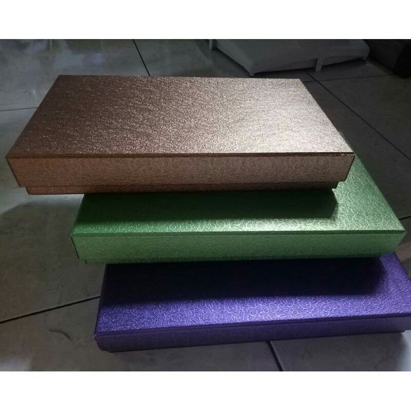 

box kotak kado custome 25×18×5