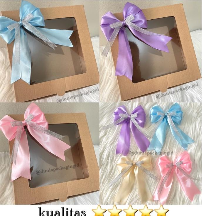 

Kirim Sekarang (10 pcs) Pita Penghias Kotak Kue | Pita Box Hampers | Pita Siap Tempel edisi warna Pastel ukuran Jumbo Pita kotak seserahan
