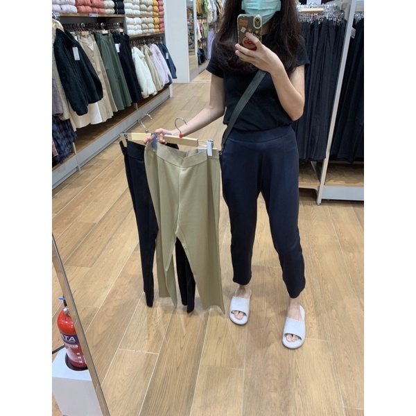 Uniqlo celana ponte slim wanita