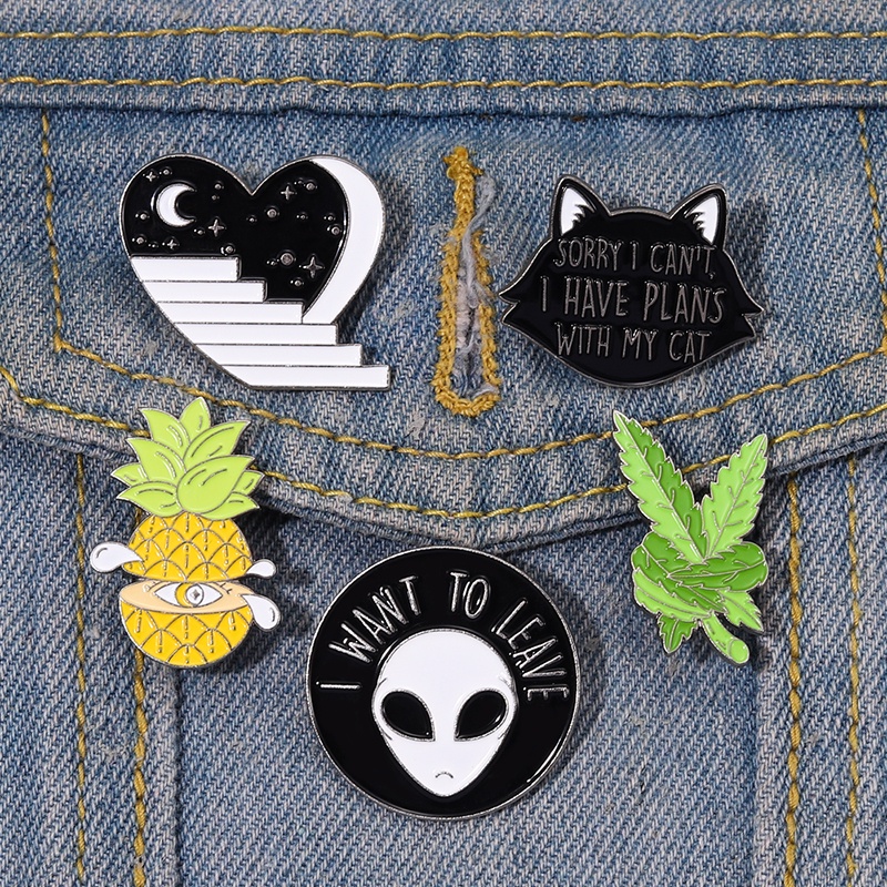 Pin Lapel Desain Alien Untuk Aksesoris Pakaian