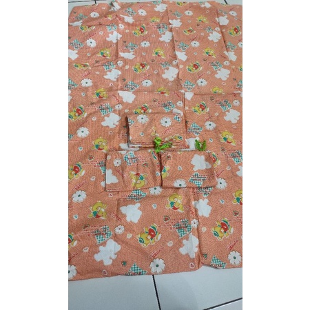 sprei box bayi kasur bay ukuran 110 x 85 second Preloved good condition warna masih pekat banget lil