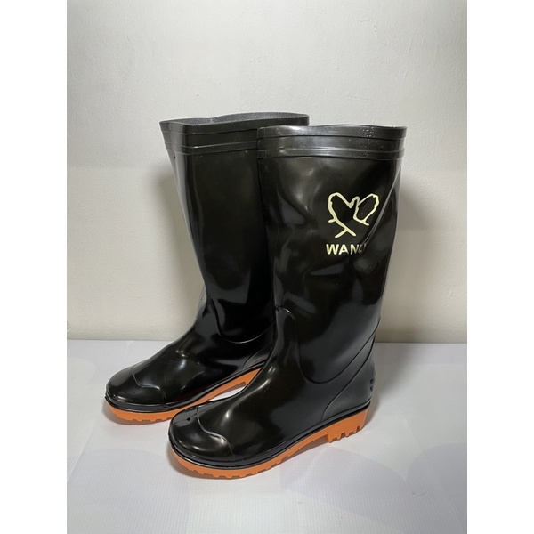 sepatu boots wanly / sepatu boots karet wanly / sepatu boot anti air / sepatu boot proyek / sepatu boot sawah / sepatu boot anti selip / sepatu boot safety hitam / sepatu boots panjang / sepatu boot karet murah / sepatu boot karet hitam kilap