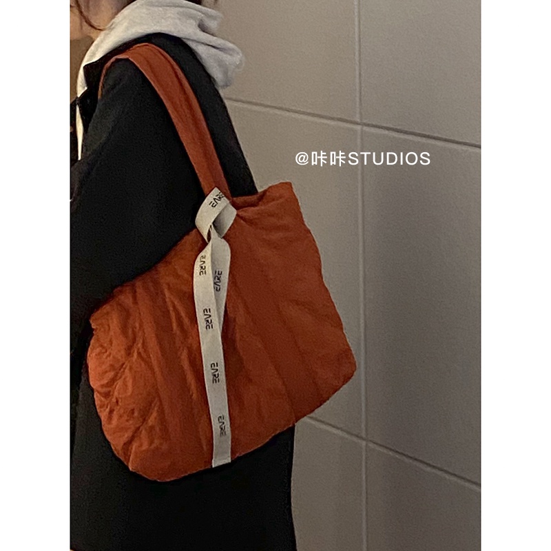 Suhao red down bag wanita 2021 musim gugur dan musim dingin mode baru trendi tas jinjing Lingge all-match tas berkapasitas besar