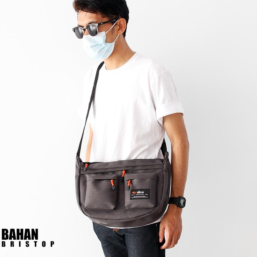 IRQ.31Oc22c– Tas Selempang Pria / Tas Fashion Pria Elbrus 002
