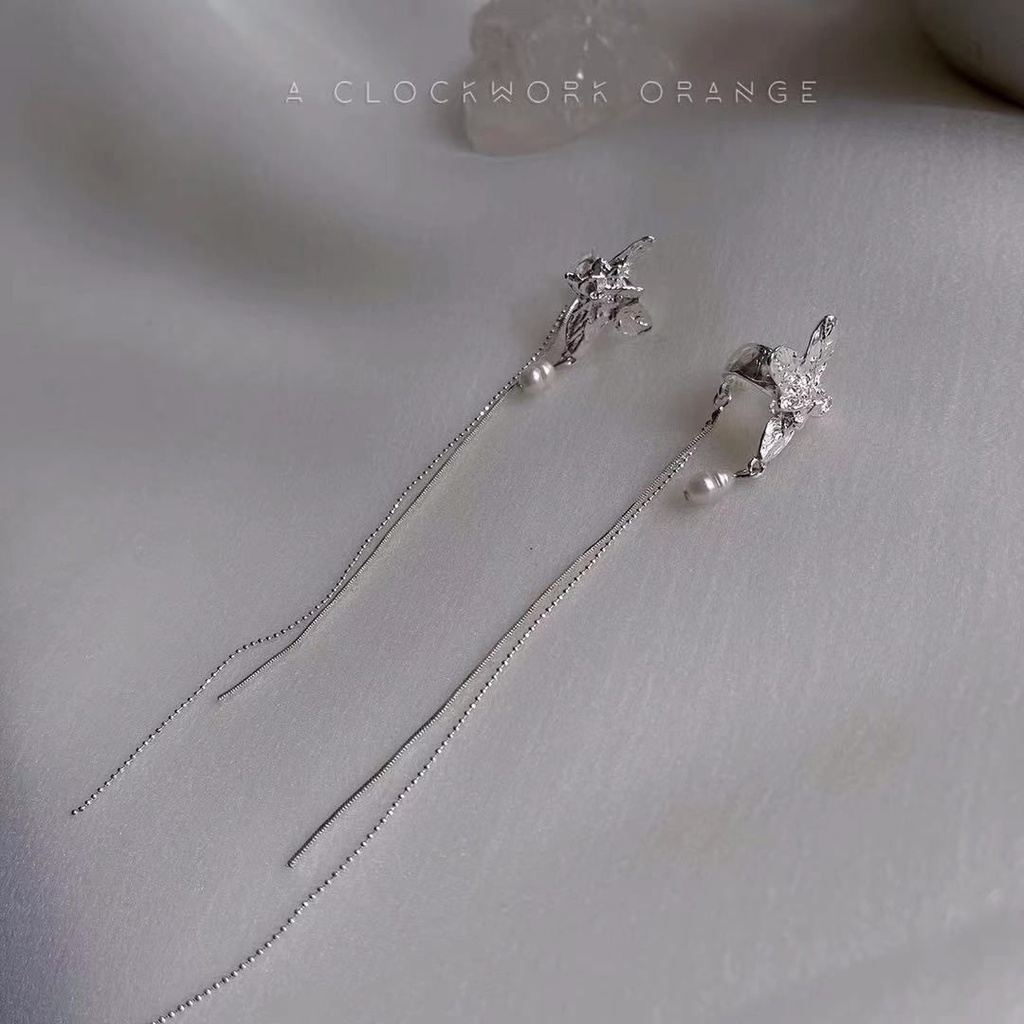 Anting Klip Tanpa Tindik Model Rumbai Panjang Aksen Mutiara Warna Silver Untuk Wanita