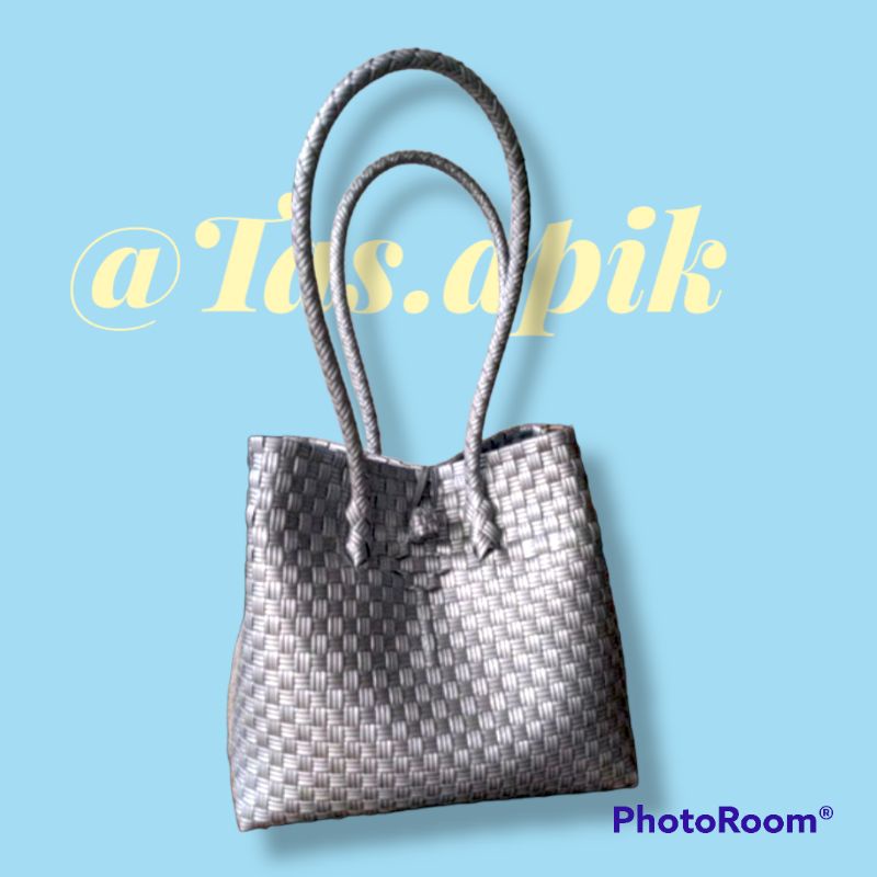 Tas anyaman plastik size S/M Abu-abu grey Metalic Premium