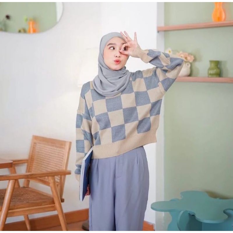 Jenni Sweater Square Motif Kotak Crop / Atasan Wanita