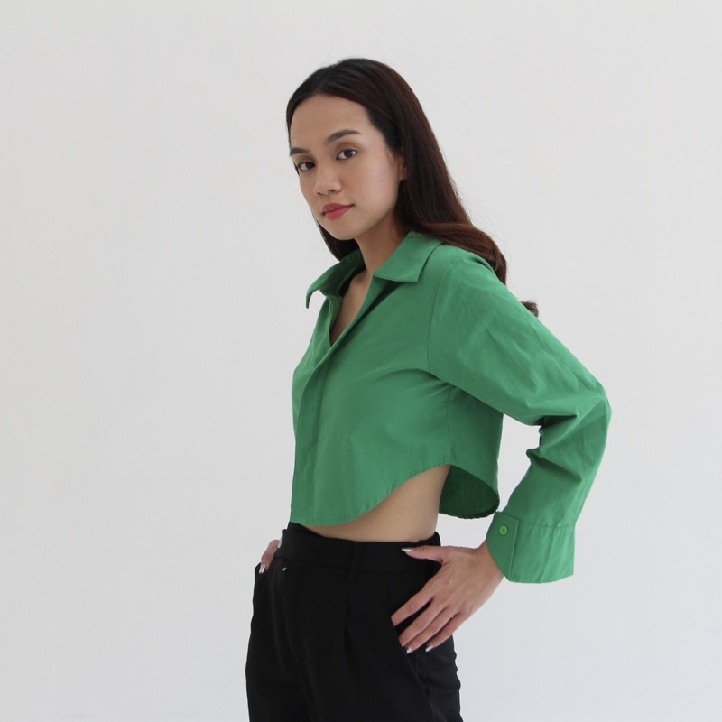 CHLOE TOP | Kemeja Crop Oval Wanita / Long Sleeve Shirt Oval Crop / Blouse Wanita Cropped / Kemeja Tangan Panjang / SOMA