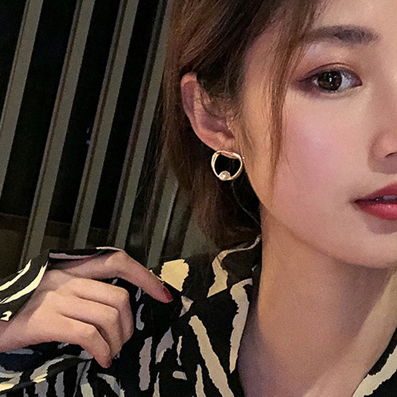 Anting Mutiara Warna Emas Gaya Korea Untuk Wanita