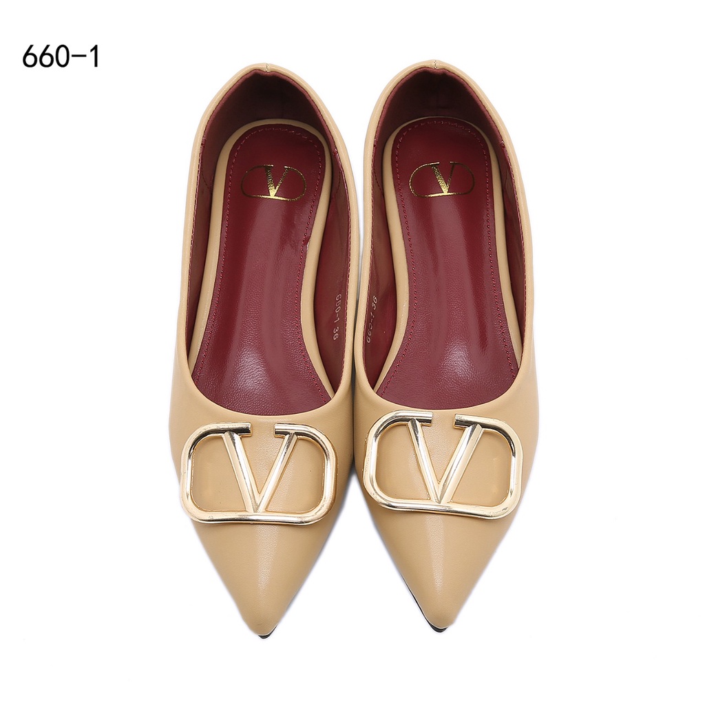 V-Logo Pointed Toe Flat Shoes 660-1