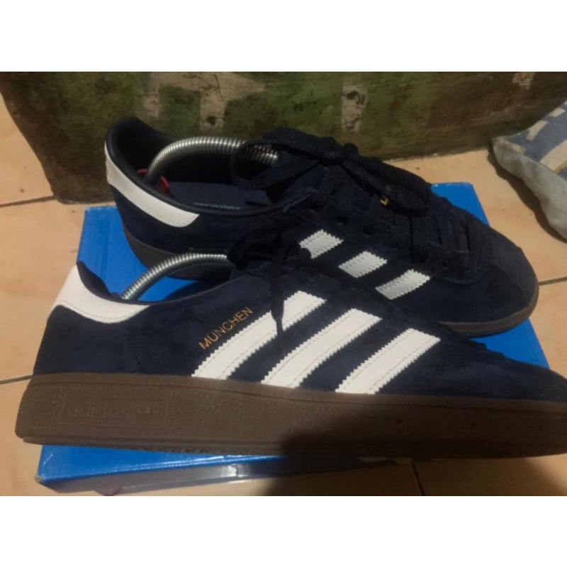 Adidas Munchen navy