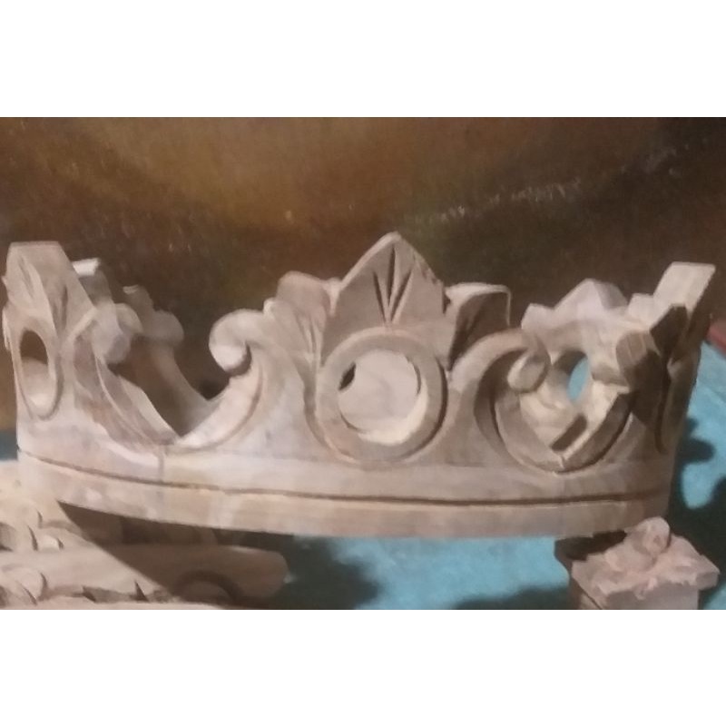 mahkota atas sangkar burung perkutut